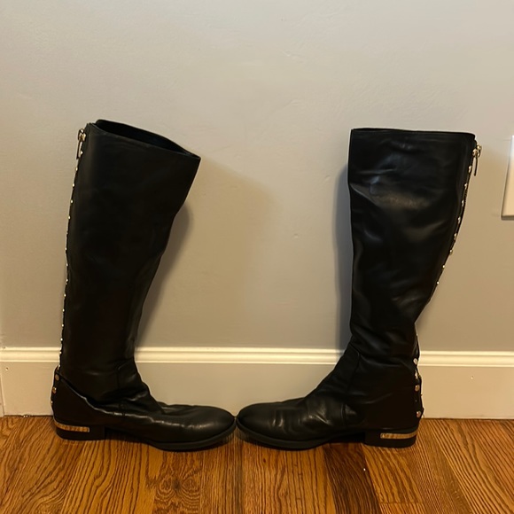 Michael Kohl’s black boots with gold studs size 8 1/2 - Picture 3 of 6